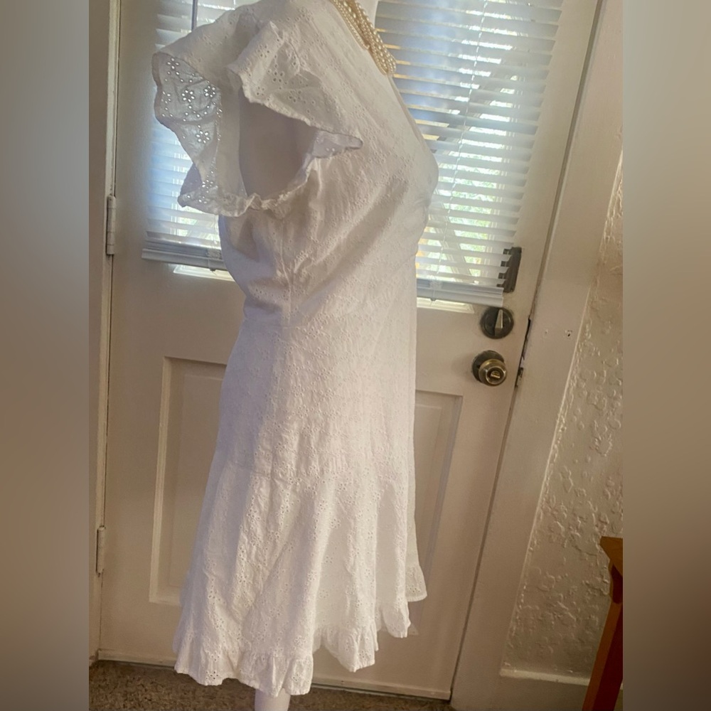 White Ruffle Sleeve Dress 🌺 - Picture 2 of 10